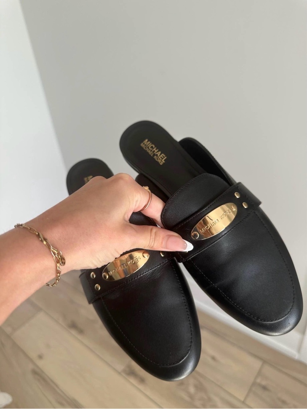 MICHAEL Michael Kors Black Leather Slip-On Mules with Gold Plaque SIZE 5